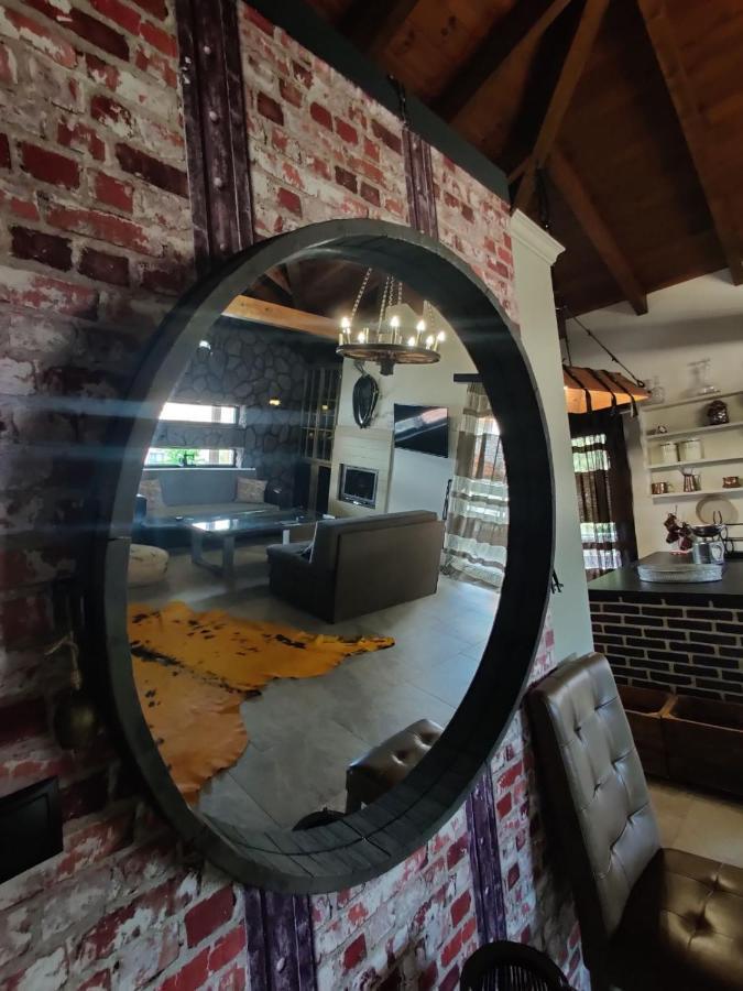 Vintage Lux Homes Vrasná エクステリア 写真