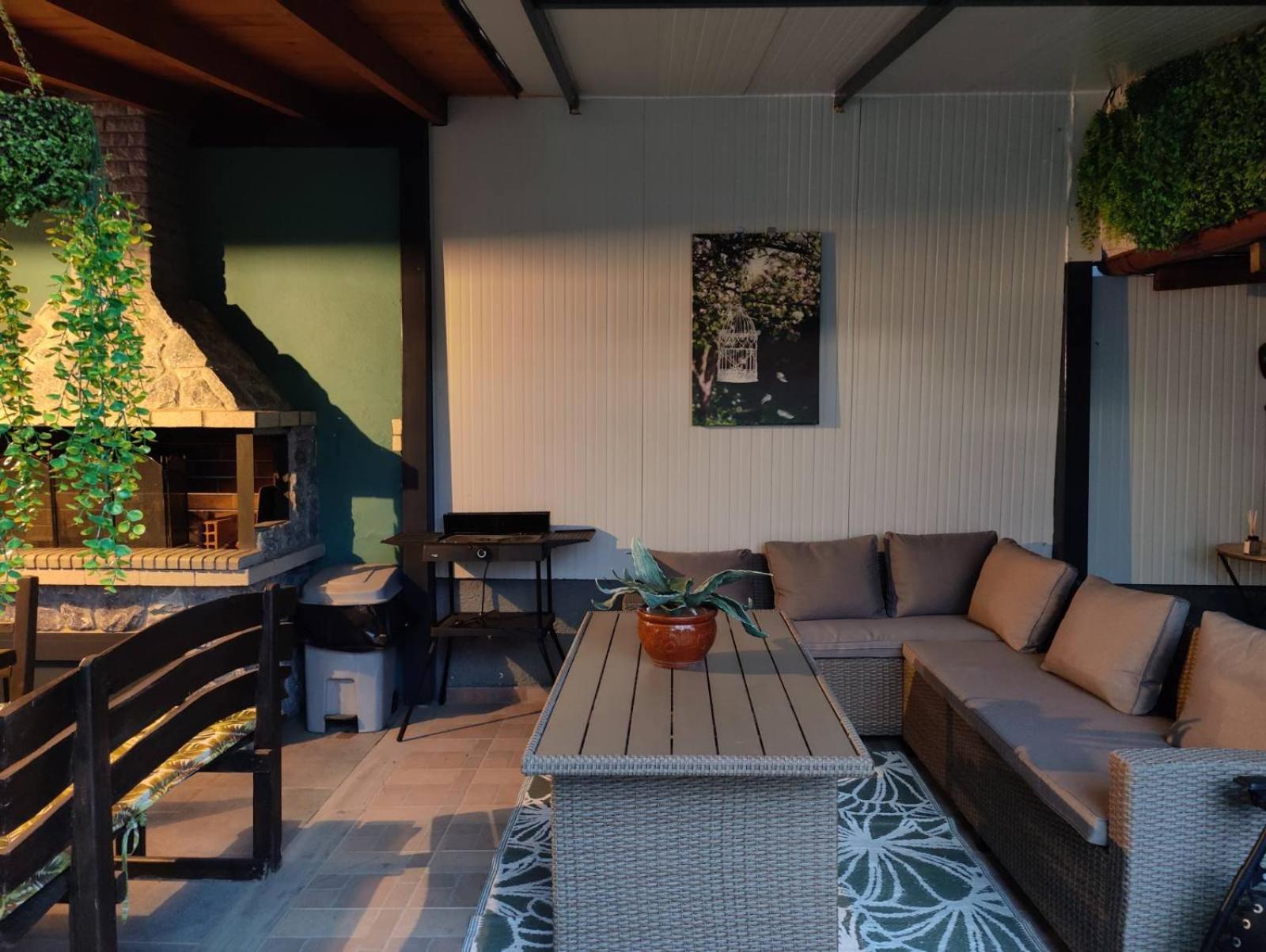 Vintage Lux Homes Vrasná エクステリア 写真